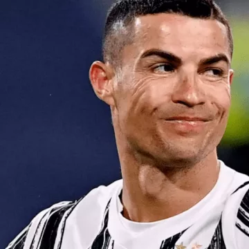 Ronaldo pobija rekord Pelego. Juventus triumfuje