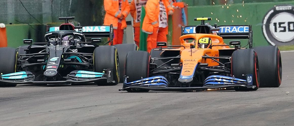 F1: Hamilton wygrał setny wyścig, szalony finisz w Soczi
