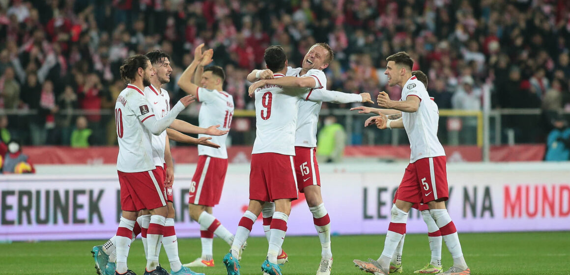 MŚ 2022 Katar: Znamy rywali Polaków w fazie grupowej