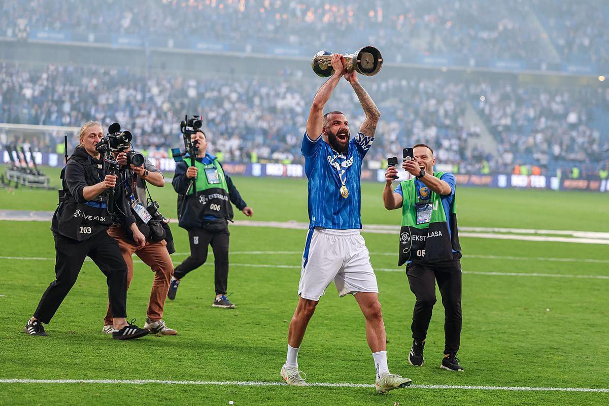 Ekstraklasa 2025/26: kto wygra? Zapowiedź sezonu 9 lech-ekstraklasa-trofeum-mistrz