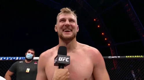 UFC 328: Volkov vs Cortes-Acosta - typy na walkę, karta walk